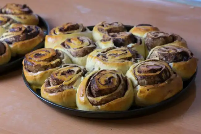 Sweet-rolls-with-chocolate-Process-6-SunCakeMom