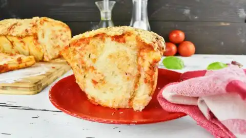 Pull-apart-pizza-bread-2-SunCakeMom