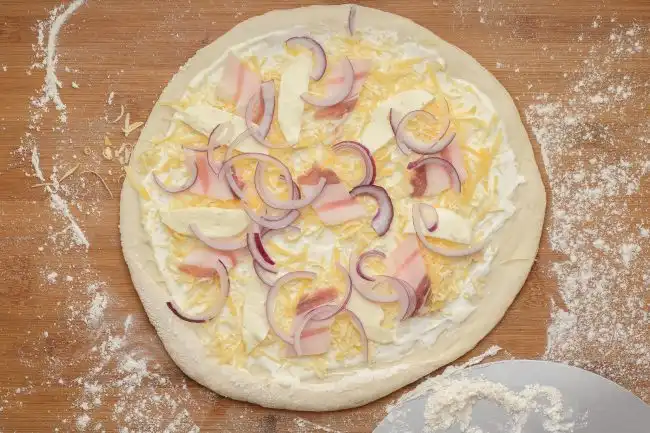 White pizza recipe - SunCakeMom